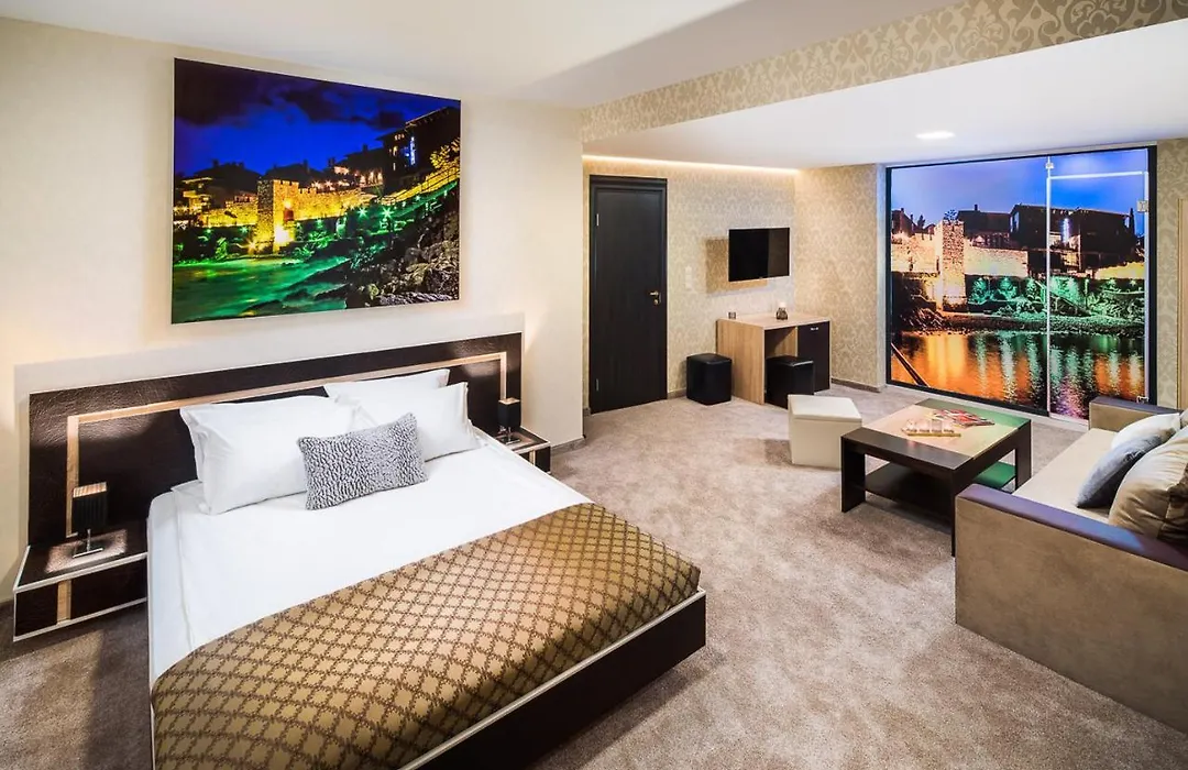 Central Point Boutique Hotel-1